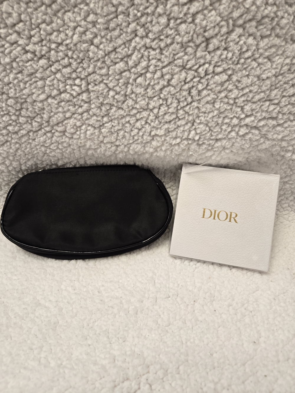 Christian Dior Parfumes Compact Mirror with Black Dior Beauty Pouch Set - Picture 3 of 4